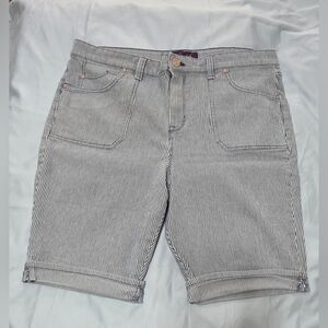 Gloria Vanderbilt Blue & White Striped Cotton Blend Shorts Pockets Women's Sz 16